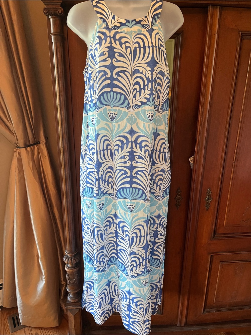 NWOT- J. McLaughlin Blue & White Printed Sleeveless Maxi Dress